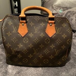 Louis Vuitton Speedy 25 *USED*